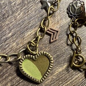 Claire’s Bronze Heart USA and Star Necklace Set